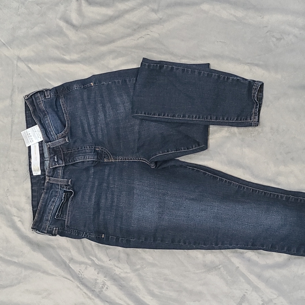 Levi Totally Shaping Skinnies